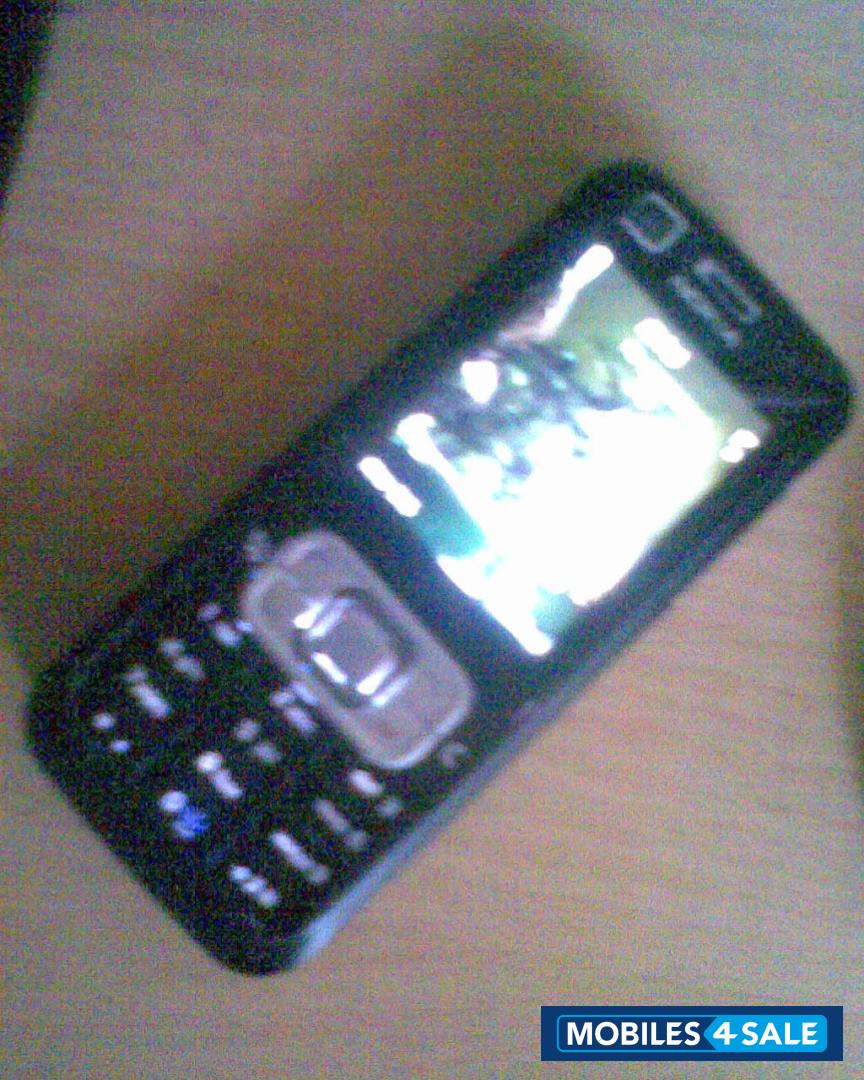 Black Nokia 6120 classic