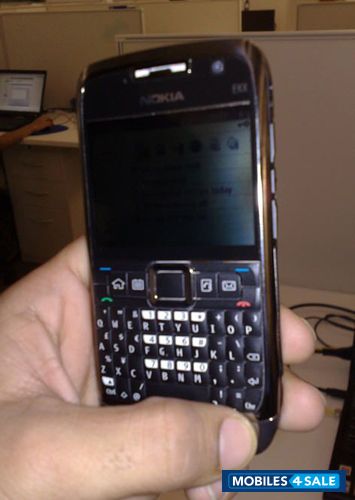 Black Nokia E71