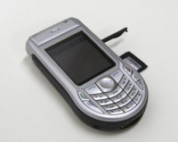 Silver-grey Nokia 6630