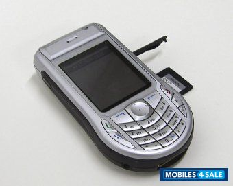 Silver-grey Nokia 6630