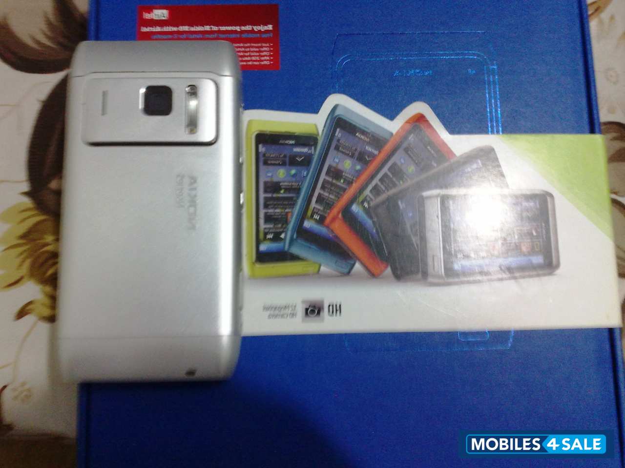 Silver White Nokia  Nokia N8