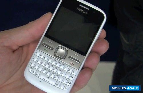 White Nokia E-series E5