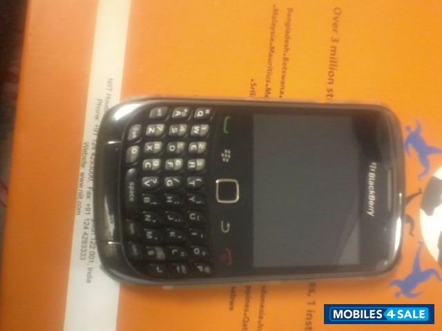 Black BlackBerry Curve 9300