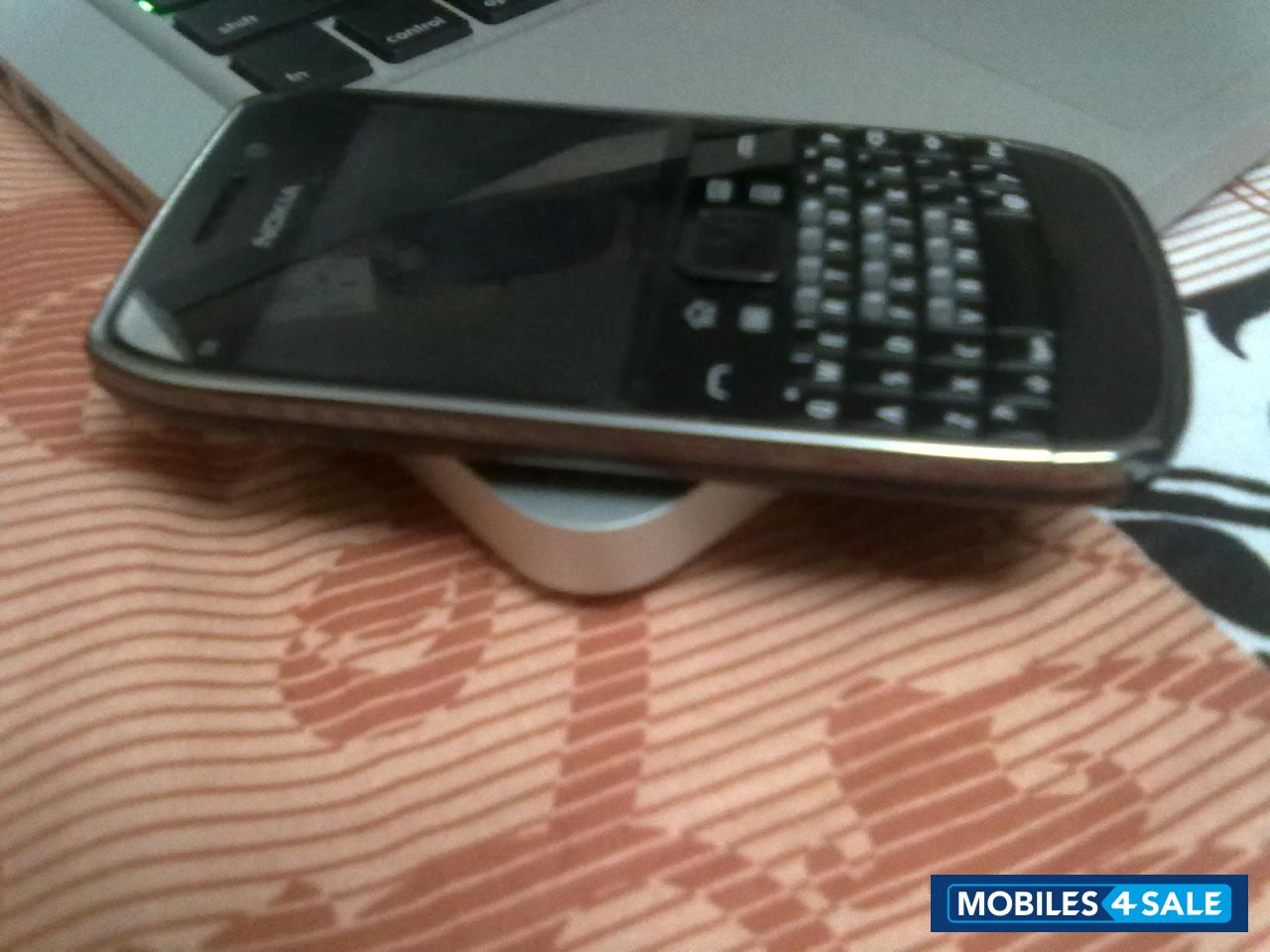 Black Nokia E-series e6