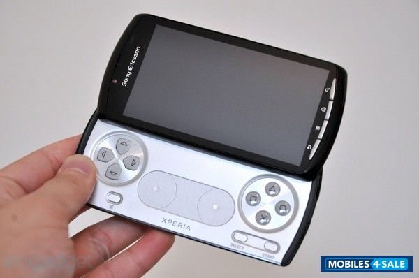 Black Sony Ericsson Xperia Xperia Play-R800i