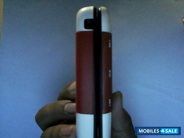 White-red Nokia XpressMusic 5300