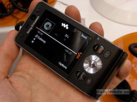 Black Sony Ericsson W910