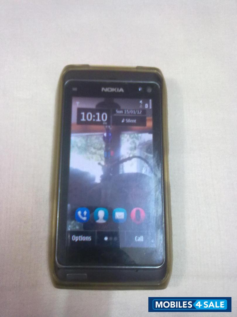 Black Nokia N8