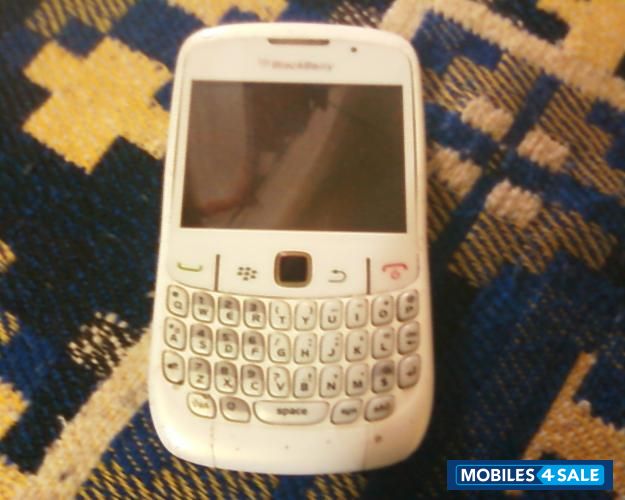 White BlackBerry Curve 8520