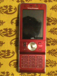 Dirty Red Sony Ericsson W910