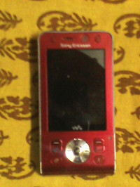 Dirty Red Sony Ericsson W910