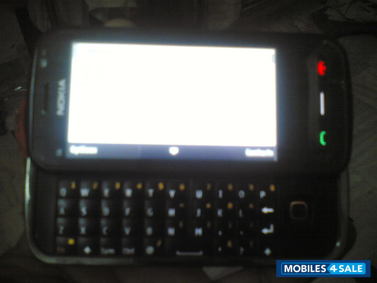 Black Nokia C6