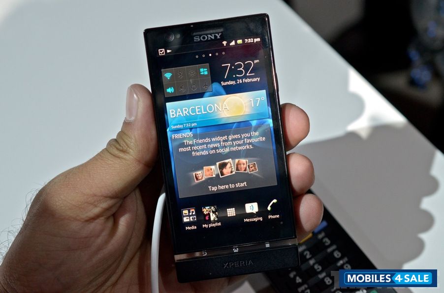 Black Sony Xperia P