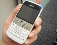 White Nokia E5-00