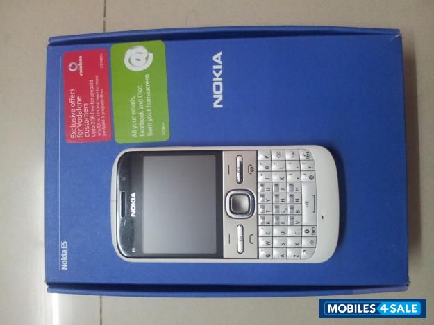 White Nokia E5-00