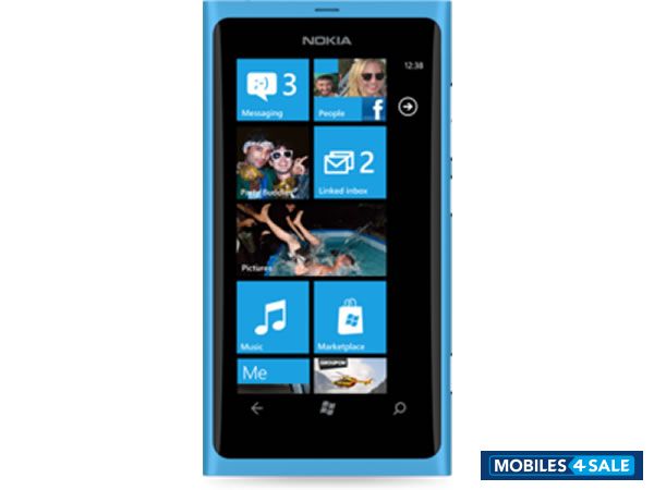 Black Nokia Lumia 800