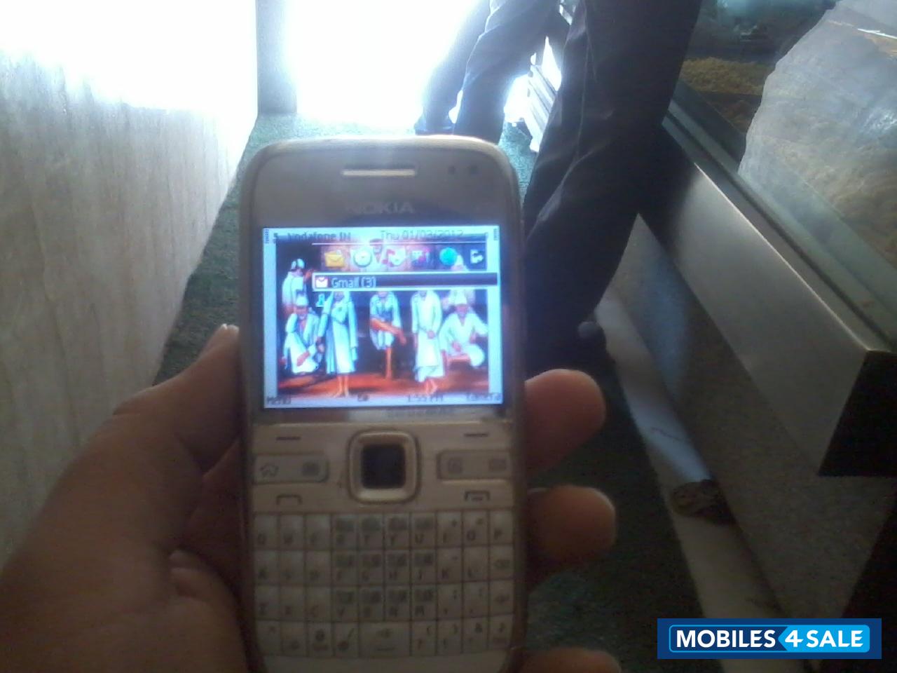 White Nokia E72