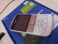 White Nokia E5-00