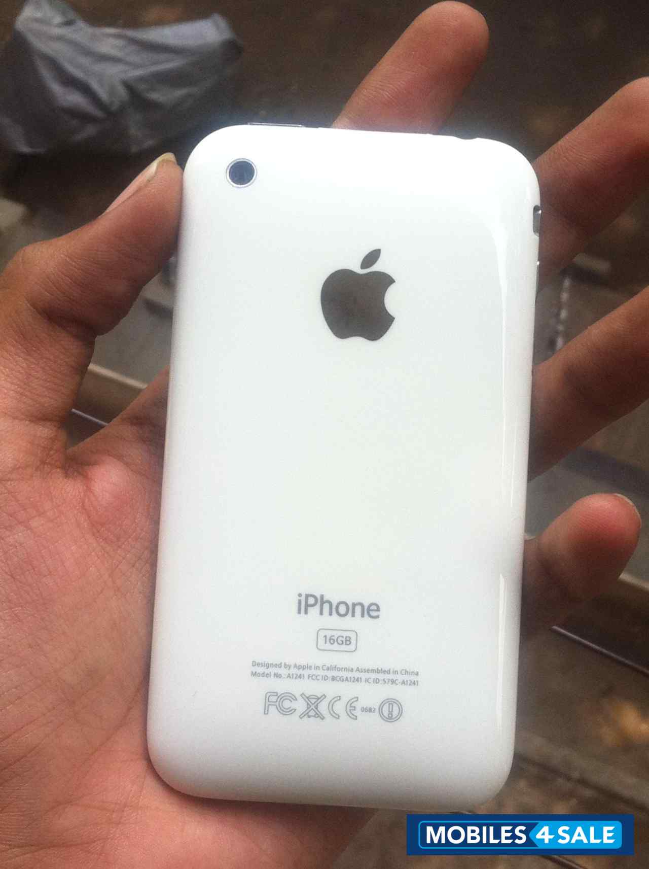 White Apple iPhone 3G