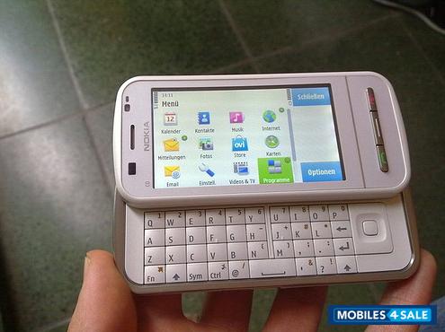 White Nokia C6