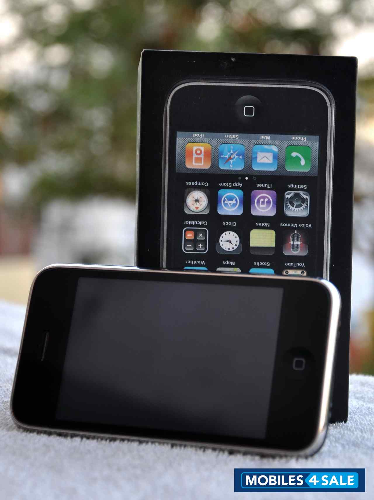 Black Apple iPhone 3GS