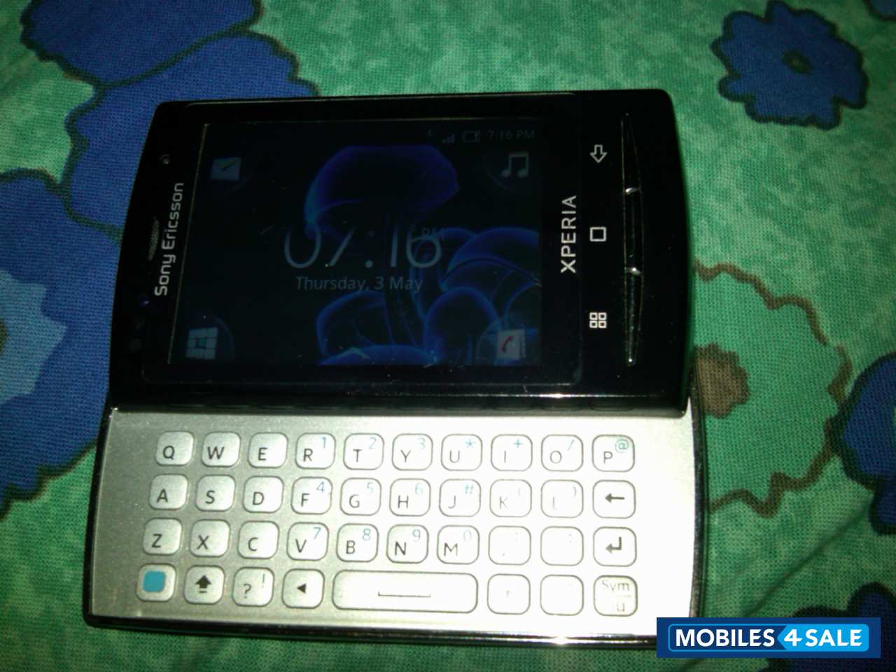 Black Sony Ericsson Xperia X10