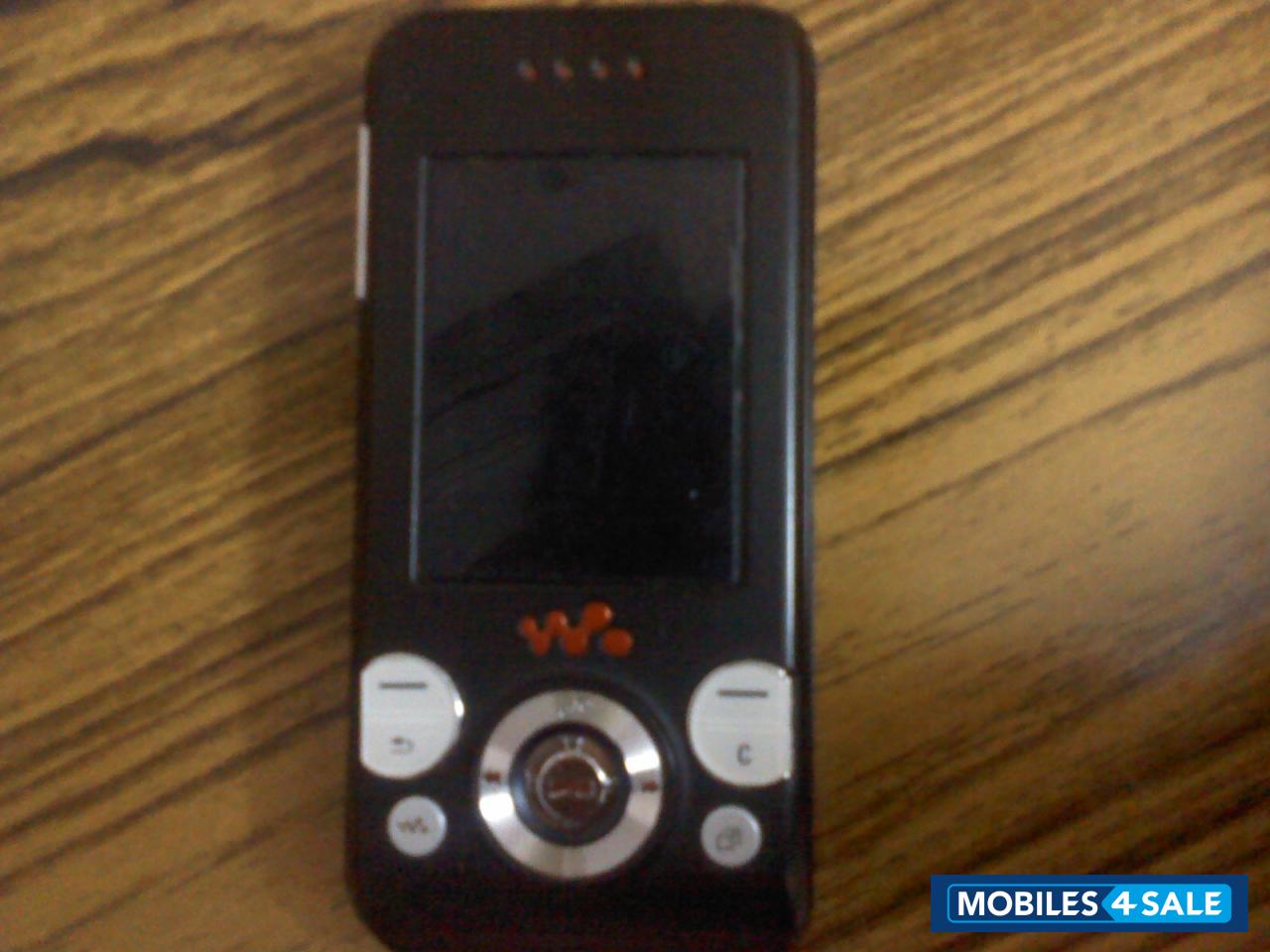 Black Sony Ericsson W580