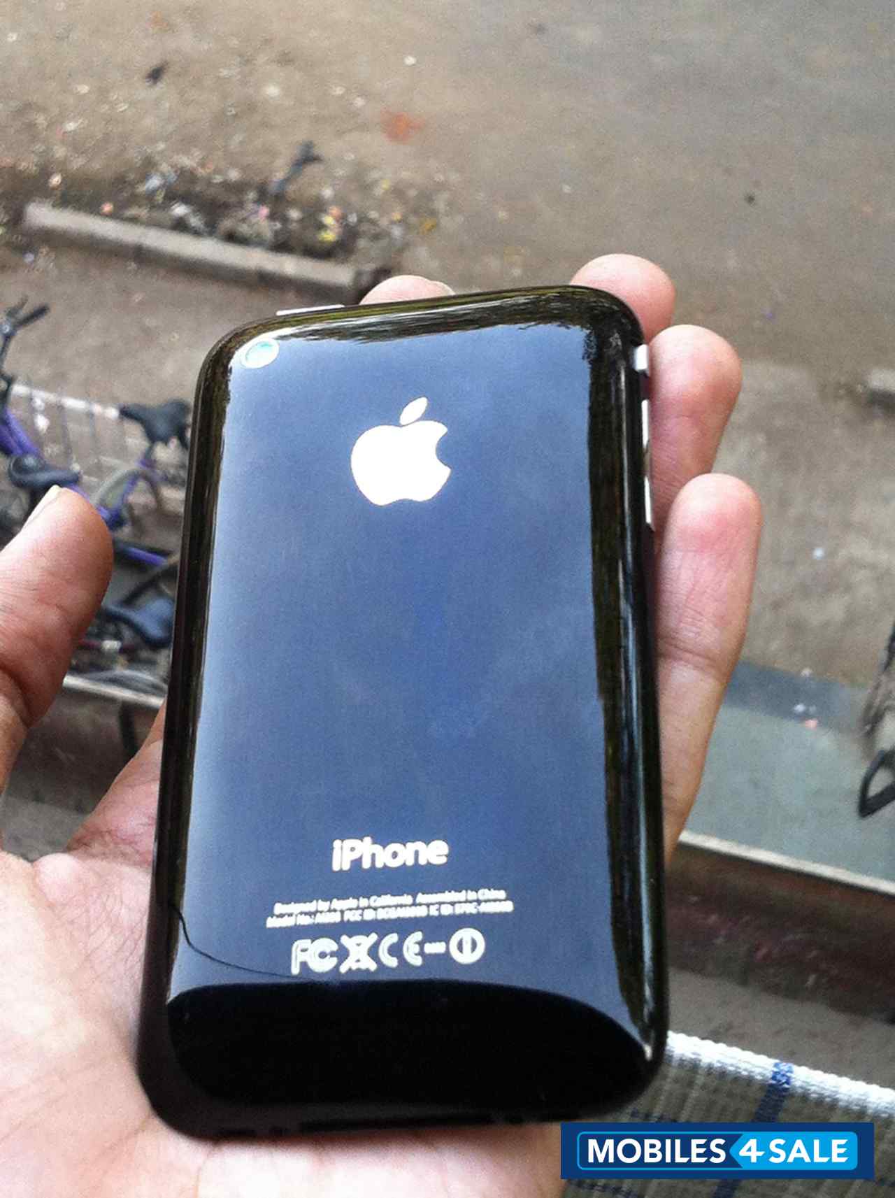 Black Apple iPhone 3GS