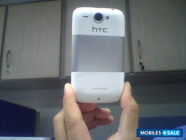 White HTC Wildfire