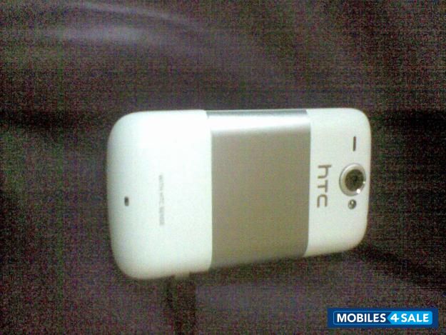 White HTC Wildfire