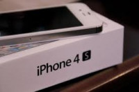 White Apple iPhone 4S