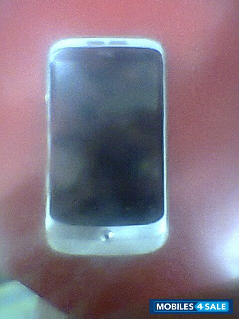 White HTC Wildfire