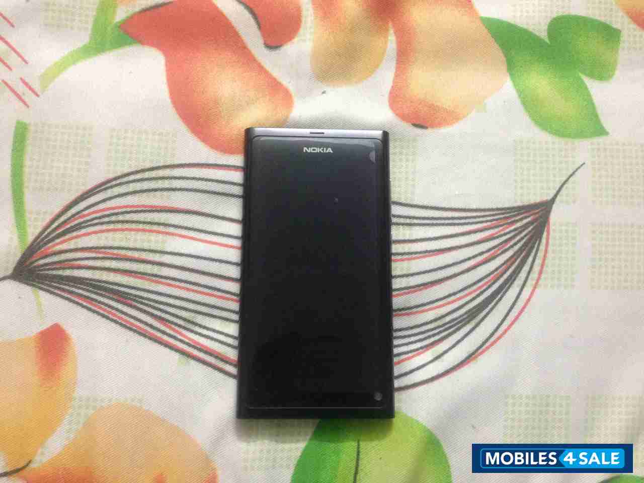 Black Nokia N9