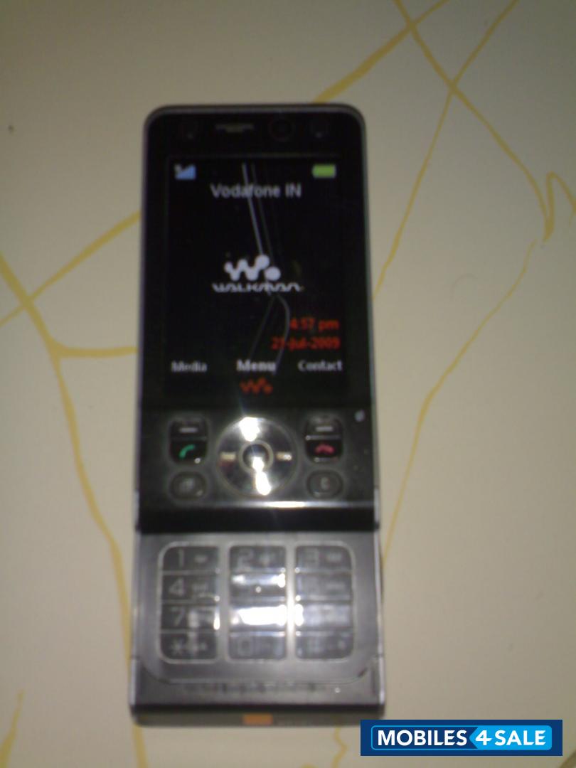 Black Sony Ericsson W910