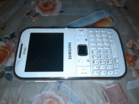 White Samsung  chat c3222