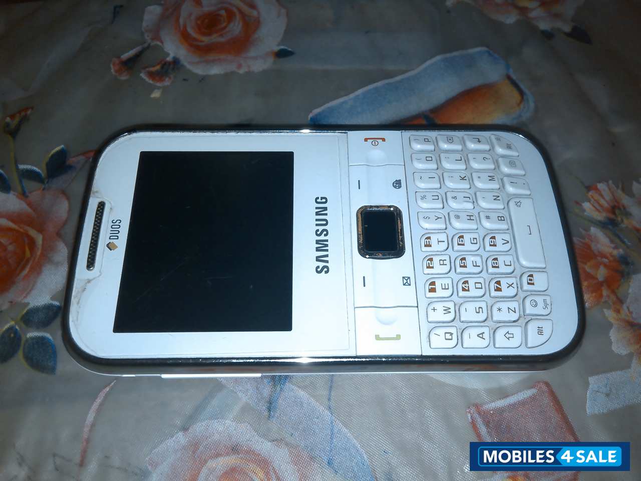 White Samsung  chat c3222