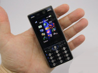 Black Sony Ericsson K810