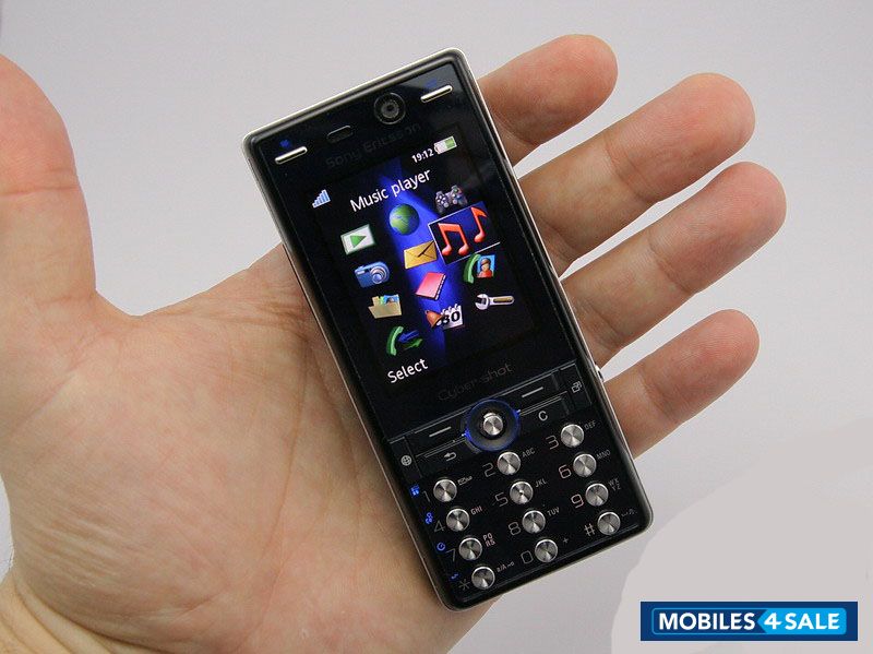 Black Sony Ericsson K810