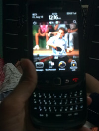 Black BlackBerry Torch 9800