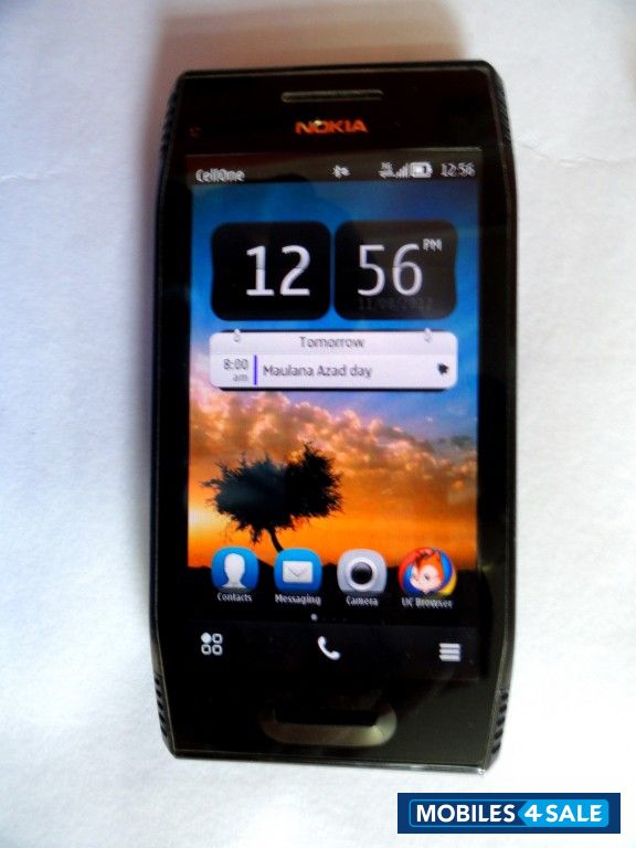 Black Nokia X7-00