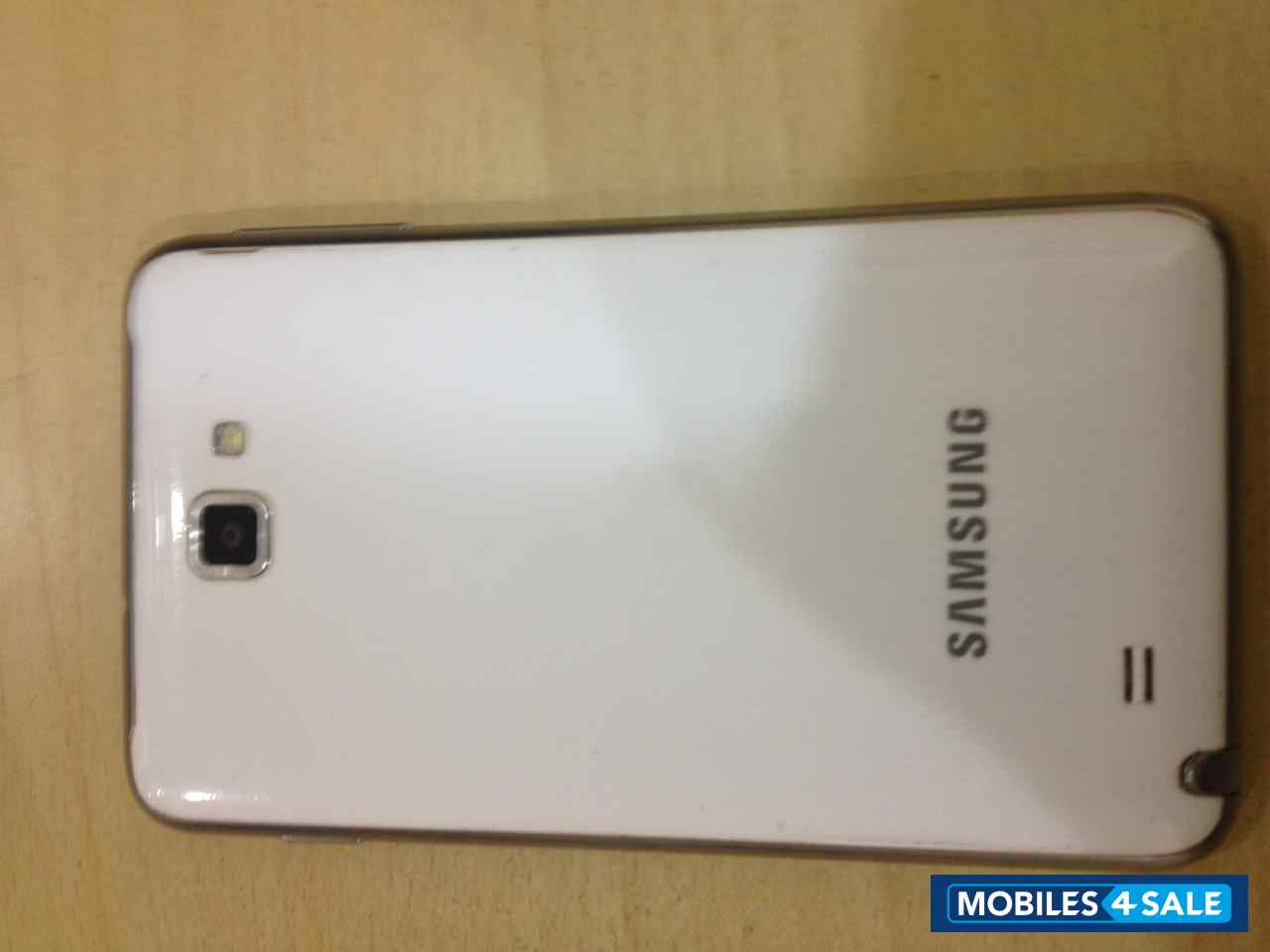 White Samsung  GALAXY NOTE N 7000