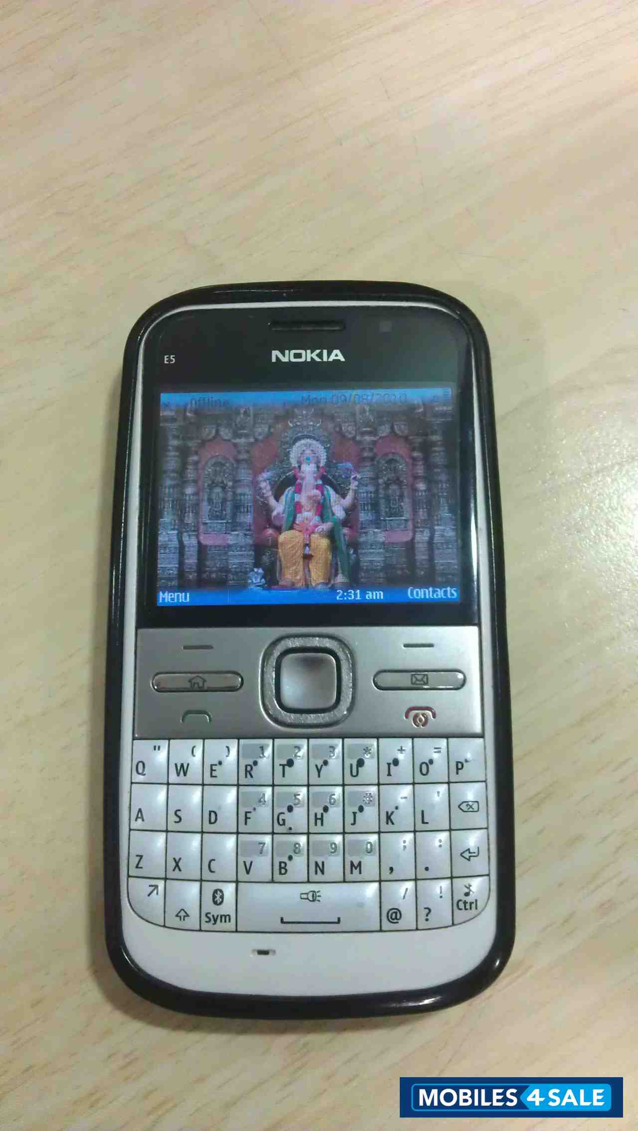 White Nokia E5-00