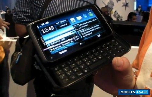 Black Nokia E7-00