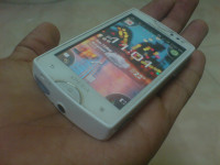 White Sony Ericsson Xperia mini