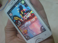 White Sony Ericsson Xperia mini