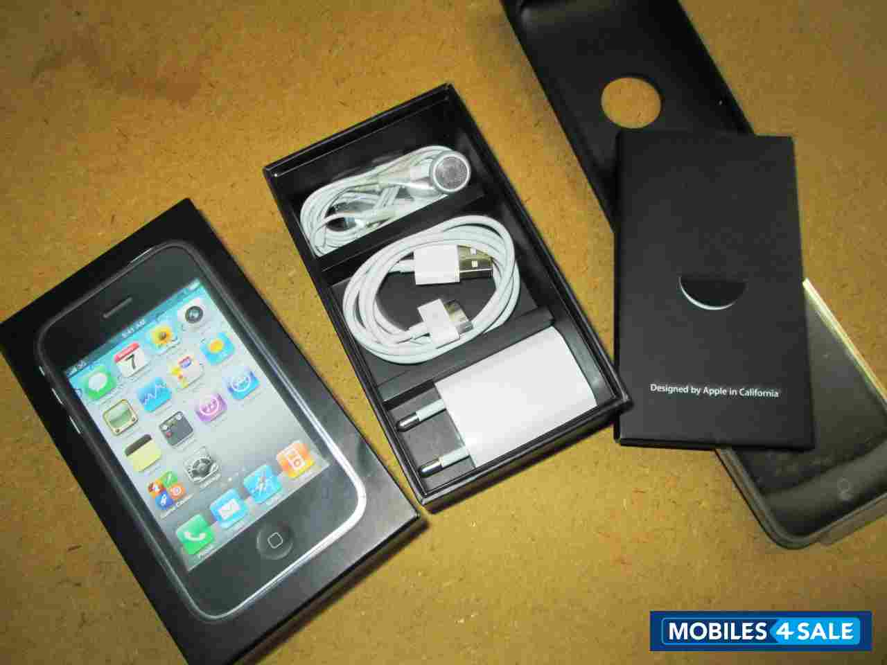 Black Apple iPhone 3GS