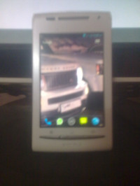 White Sony Ericsson Xperia X8