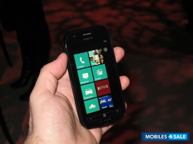 Black Nokia Lumia 710