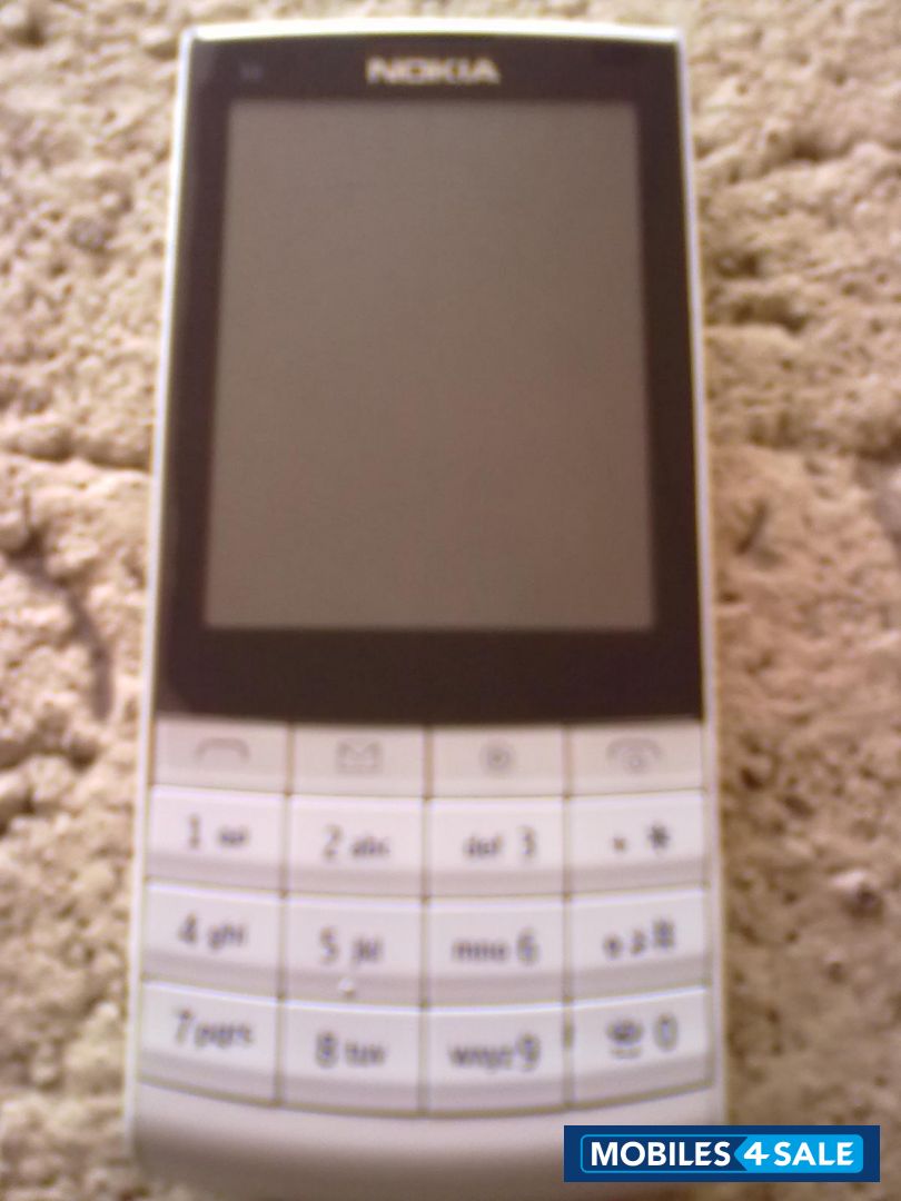 White Nokia X3-02