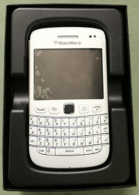 White BlackBerry Bold 9790